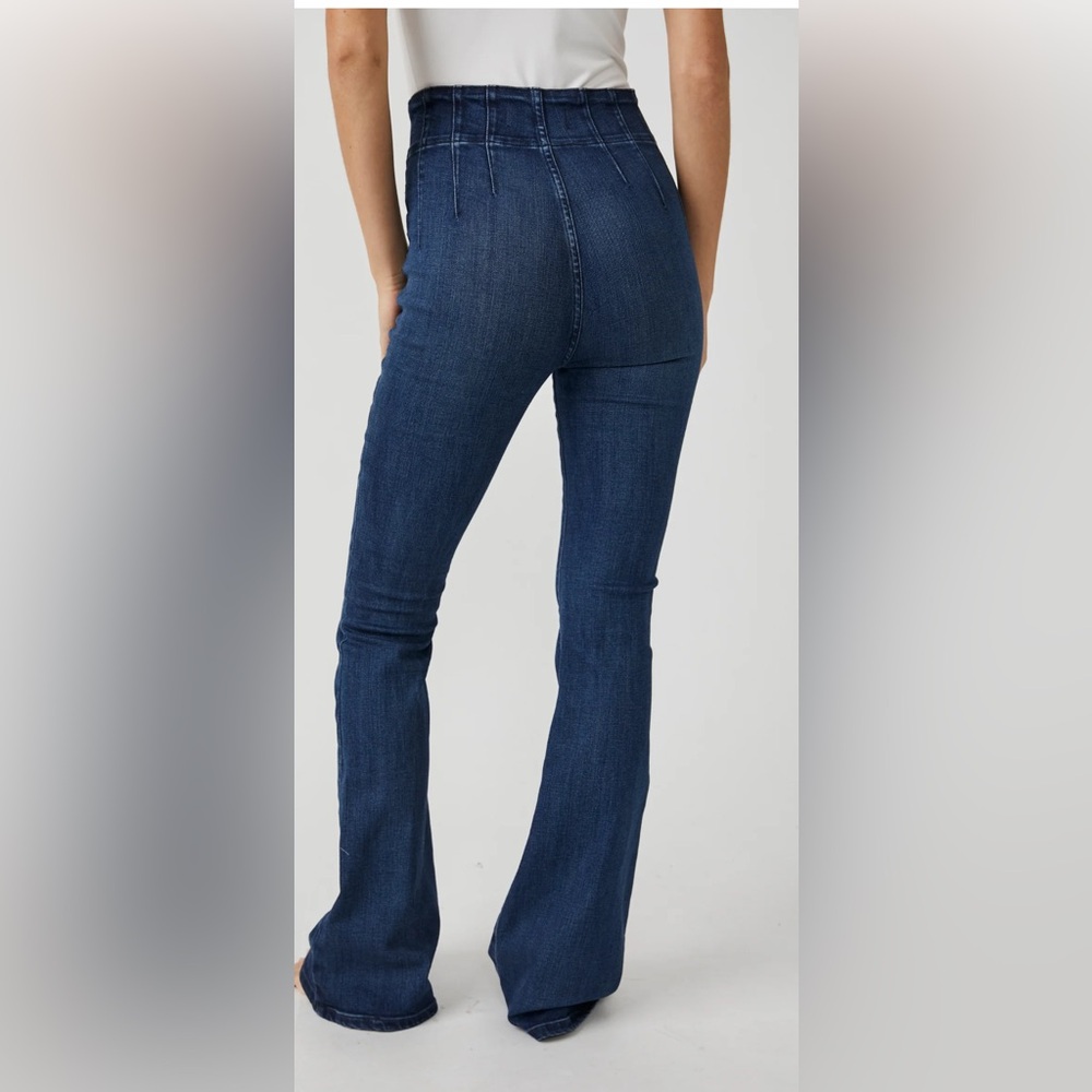 We The Free Jayde Flare Jeans Size 31 - Picture 2 of 7